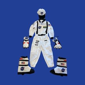 Kids NASA Astronaut Costume size 6-8 with hat, gloves, booties, and space pack.